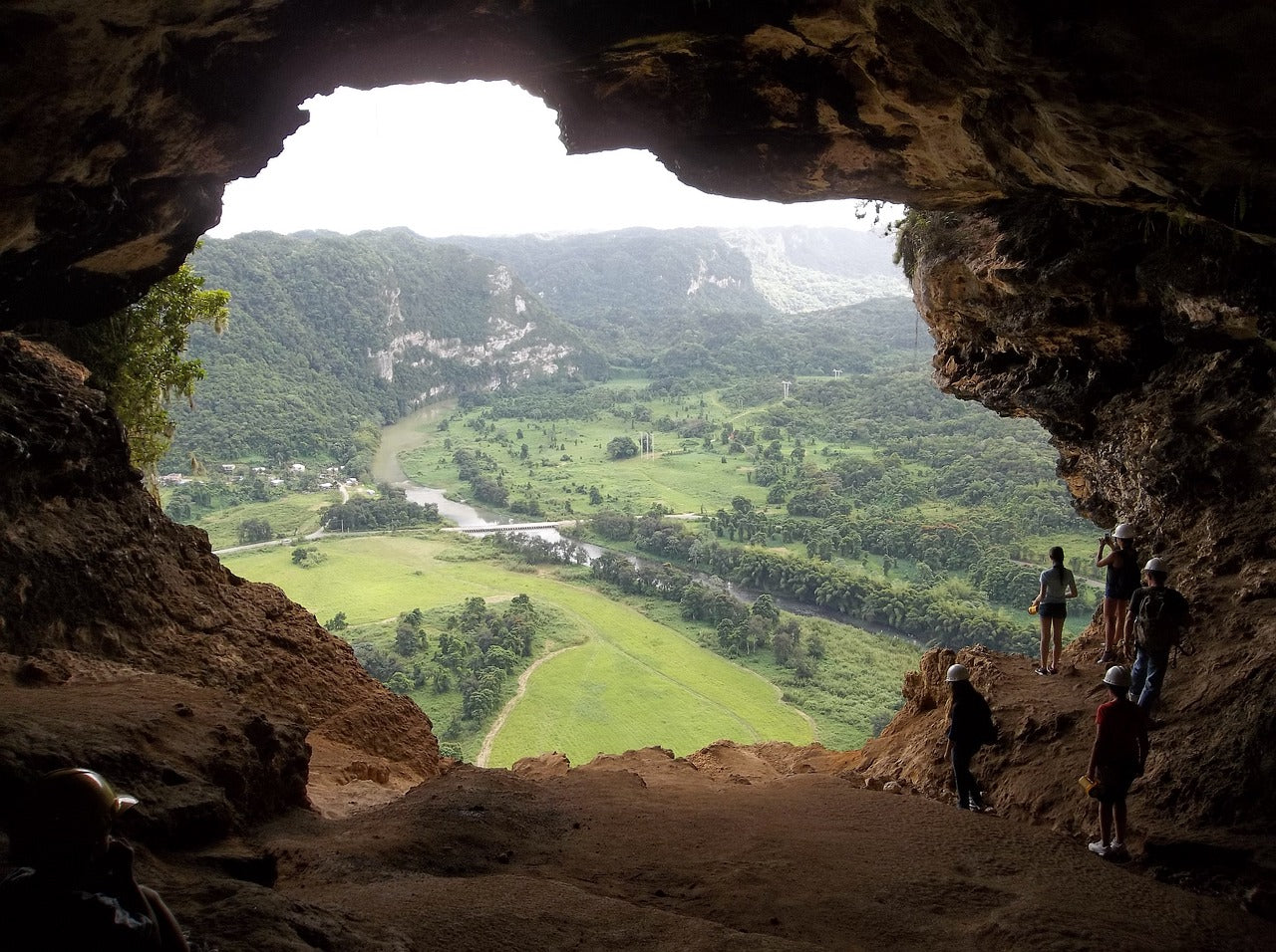 cave-gab9bd622d_1280.jpg